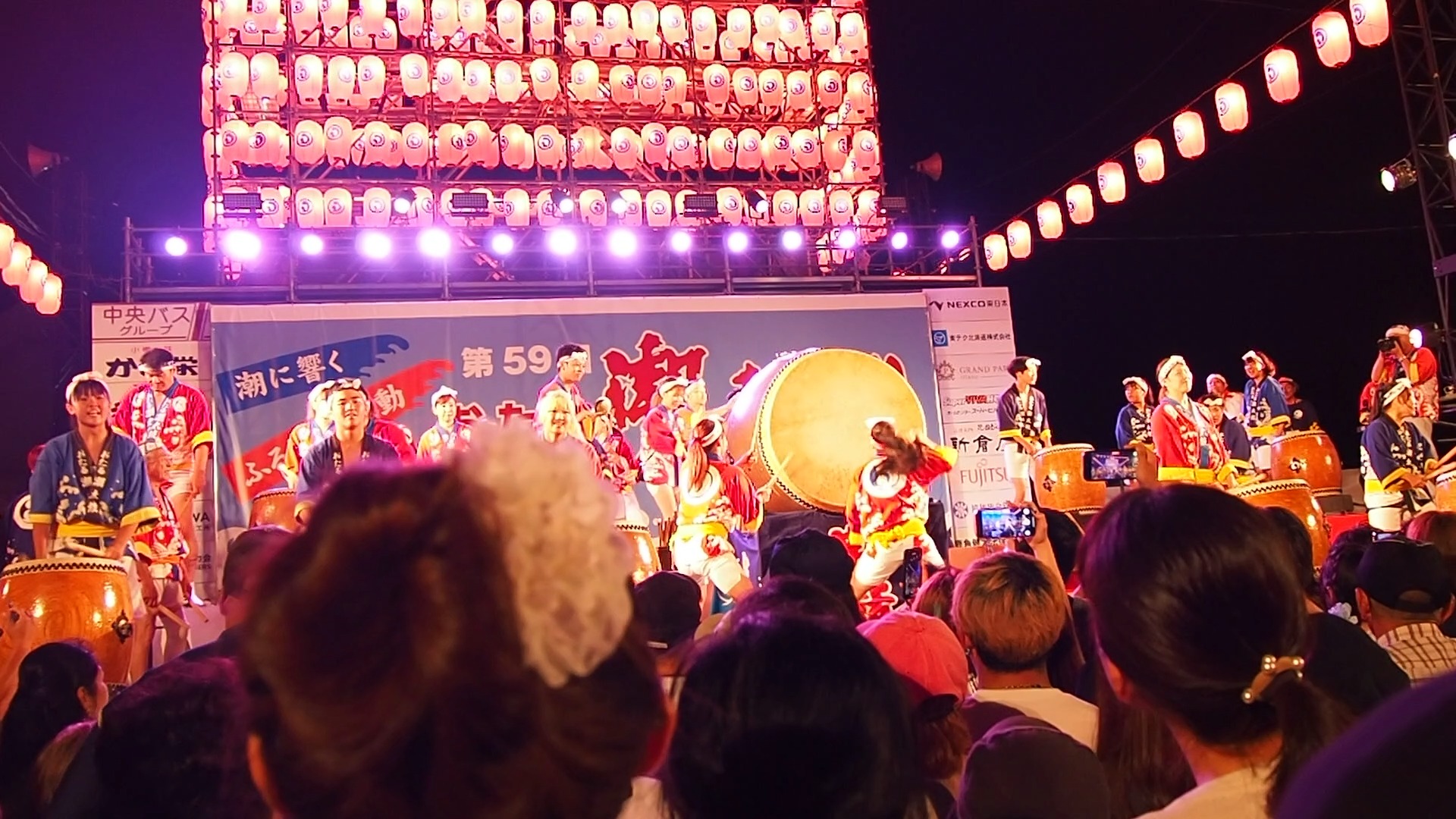 第59回おたる潮まつり　反芻。

さよなら潮太鼓。

さよなら潮音頭からの熱狂的な雰囲気が続きます。潮太鼓保存会の皆さん、本当にカッコイイ！！

打演が終わるとまつりが終わるんですよね。
寂しいね〜。

来年は60回目！

#潮太鼓
#さよなら潮太鼓
#第59回おたる潮まつり
#おたる潮まつり
#潮まつり
#小樽
#otaru
#祭り
#祭
#小樽人
#msugimoto